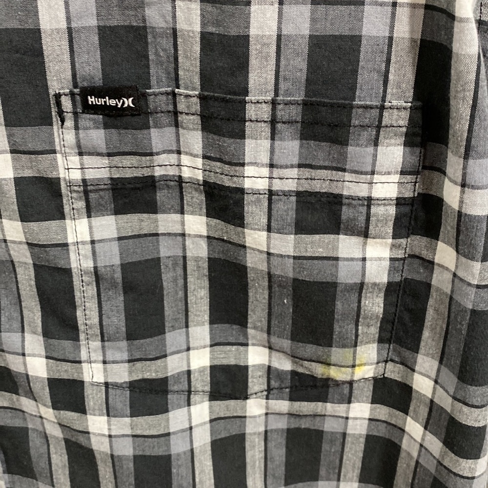 Men’s Hurley button down. - Picture 3 of 4